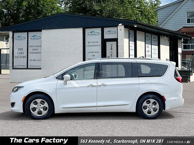 2017 Chrysler Pacifica Touring-L Plus Top Of The Line Model! in Cars & Trucks in City of Toronto - Image 3