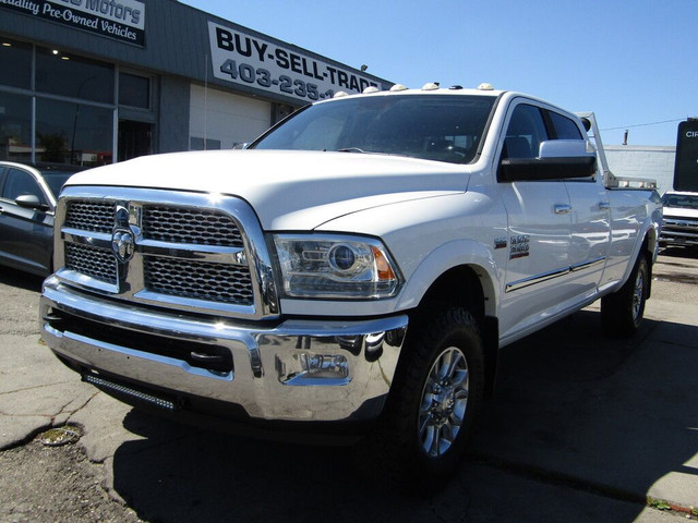 2014 Ram 3500 LARAMIE 4WD CREW CAB 6.4L HEMI in Cars & Trucks in Calgary - Image 4