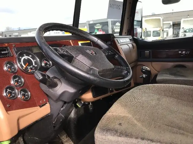 2018 Western Star 5700XE in Heavy Trucks in Delta/Surrey/Langley - Image 10