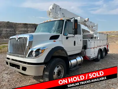 Digger Derrick Commander 5050 (Max Reach 50' / Max Capacity 26,190Lbs), Outriggers, Dual Ssided Boom...
