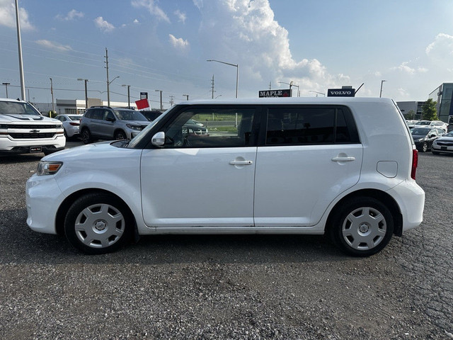 2015 Scion xB Manual | CAMERA in Cars & Trucks in London - Image 4