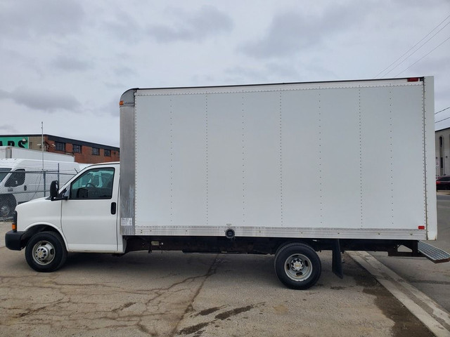  2014 Chevrolet Express 3500 G3500 - 16Ft (Tall Box) - Ramp - On in Cars & Trucks in City of Toronto - Image 4