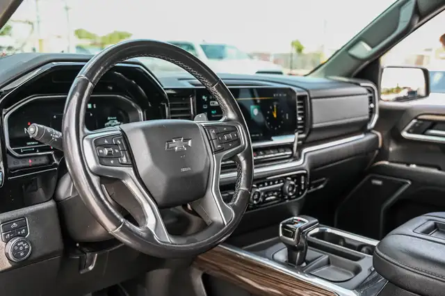 2022 Chevrolet Silverado 1500 RST Z71 Awd 4X4 Crew Cab / 5.3L V8 in Cars & Trucks in City of Montréal - Image 16