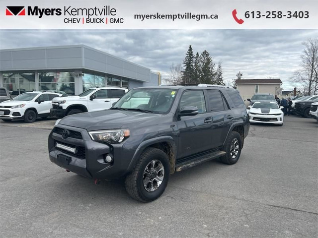 2015 Toyota 4Runner SR5 - Bluetooth in Cars & Trucks in Ottawa - Image 3