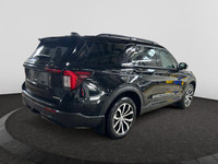 Check out this vehicle's pictures, features, options and specs, and let us know if you have any ques... (image 4)
