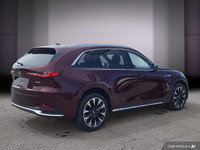 Le Mazda CX-90 MHEV Signature 2024 représente le summum du luxe et de la performance dans la gamme d... (image 6)