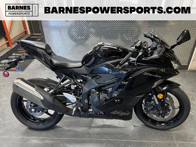 2023 Kawasaki Ninja ZX-4R in Street, Cruisers & Choppers in Calgary - Image 2