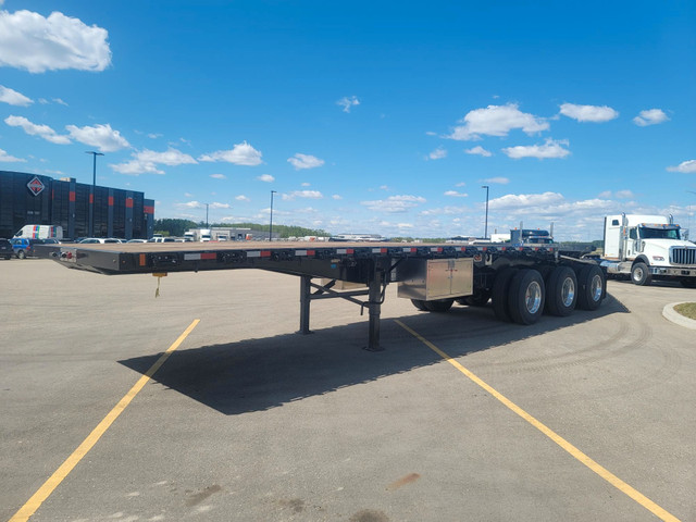 New - 2022 Berg Super B Flat Deck / Blow Out Pricing! in Heavy Trucks in Red Deer