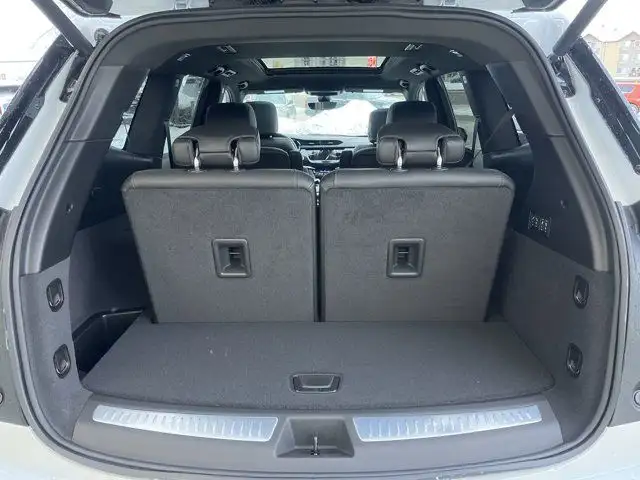 2025 Cadillac XT6 AWD Sport in Cars & Trucks in Edmonton - Image 26
