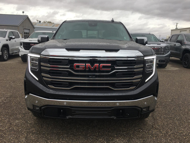 2025 GMC Sierra 1500 SLT in Cars & Trucks in Lethbridge - Image 2