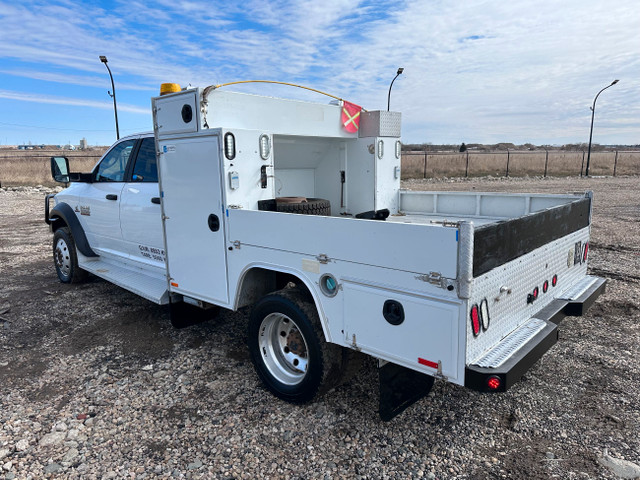 2015 Dodge 5500 CrewCab 4x4 Flat Deck Utility Truck DSL HITCH in Heavy Trucks in Edmonton - Image 3