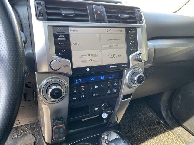 2020 Toyota 4Runner 4WD SR5 PREMIUM * SUNROOF * 2 TONE LEATHER in Cars & Trucks in Edmonton - Image 4