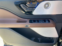 This Executive Driven Lincoln has been carefully driven by one of our employees or as a courtesy ser... (image 5)