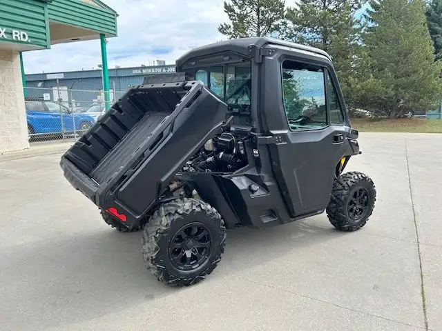 2021 CAN-AM DEFENDER HD10 with CAB & HEATER in ATVs in Strathcona County - Image 8