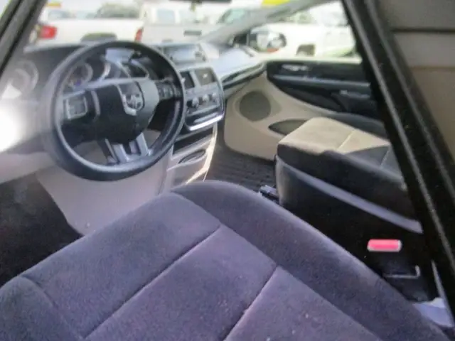 2012 Dodge Grand Caravan SE 7 places 93 738 km financement maiso in Cars & Trucks in Laval / North Shore - Image 13