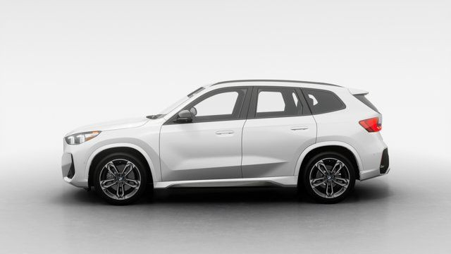 2025 BMW X1 xDrive28i in Cars & Trucks in Laval / North Shore - Image 4