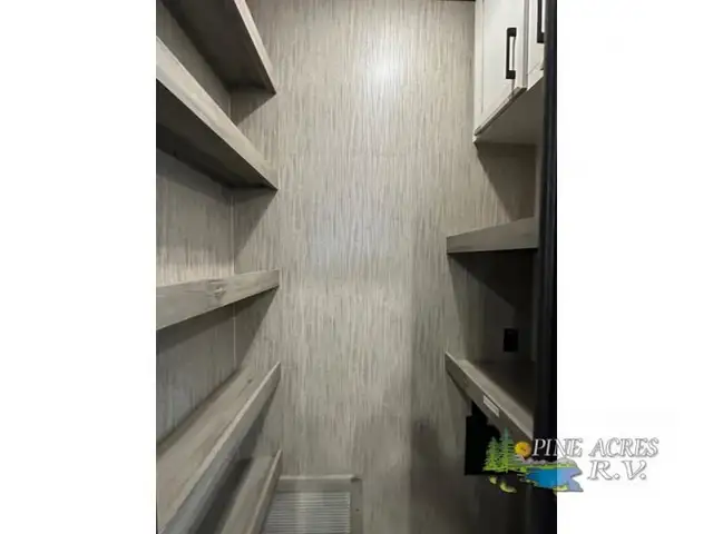 2024 KZ Durango Gold G387FLF (FRONT LIVING) in Travel Trailers & Campers in Truro - Image 16