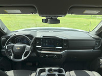Discover the versatility and reliability of the 2022 Chevrolet Silverado Short Box Crew Cab, now ava... (image 8)