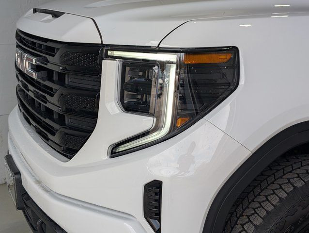 2025 GMC Sierra 1500 Elevation- X31 Offroad Pkg in Cars & Trucks in Barrie - Image 2