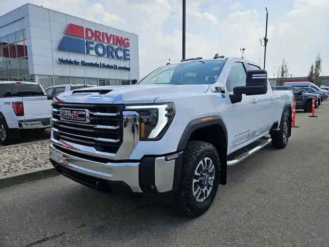 2024 GMC Sierra 3500HD 4WD Crew Cab 159" SLE, 6.6L V8 Gas, SLE C in Cars & Trucks in St. Albert - Image 2