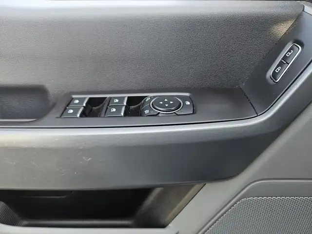2023 Ford Super Duty F-250 SRW XLT 4WD Crew Cab 6.75' Box, 7.3L  in Cars & Trucks in St. Albert - Image 16