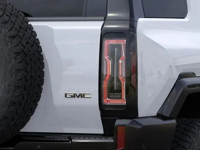 2025 GMC HUMMER EV SUV 2X 4WD in Cars & Trucks in Edmonton - Image 12