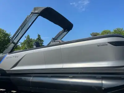 2024 Explore Navigator 22 Trifold Grey Exterior/ Not white Arch and bimini to be installed. 2024 Man...