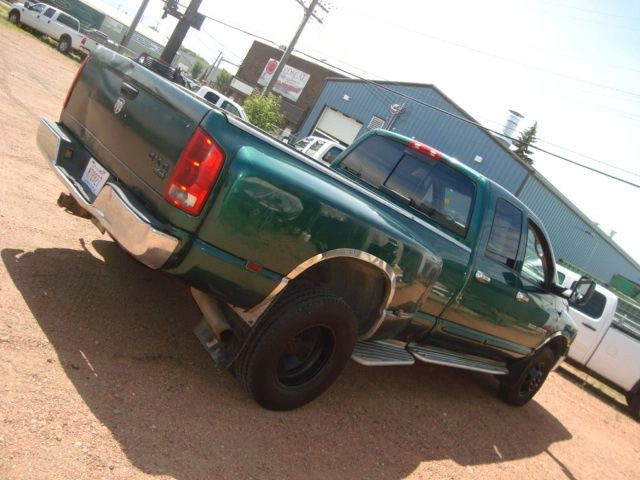 2003 Dodge Ram 3500 QUAD CAB 4X4 DRW 5.9L DIESEL in Cars & Trucks in Edmonton - Image 3