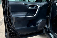 FINANCE OR LEASE PURCHASE PRICE: $31,700 + HST + Finance/Lease Fee + Licensing CASH PRICE: $33,700+... (image 7)