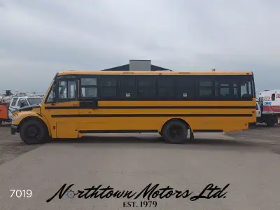 2008 Freightliner 34 Passenger Bus -CAT C7 210 HP -Automatic -cruise -hydraulic brakes -286405 km -W...