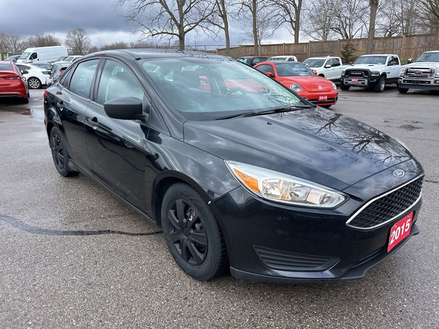  2015 Ford Focus CLEAN CARFAX, MANUAL TRANSMISSION, BACKUP CAM! in Cars & Trucks in London - Image 4