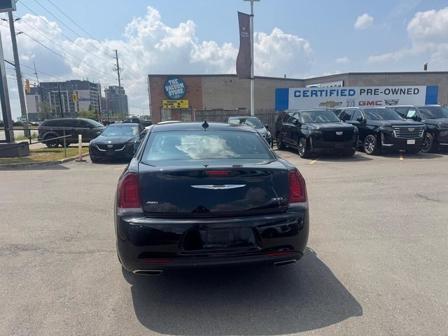 2020 Chrysler 300 S AWD, Remote Start, 8.4 Display, Back up C... in Cars & Trucks in Oakville / Halton Region - Image 4
