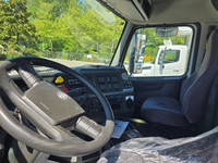 2021 VOLVO VNL84300;Heavy Duty Trucks - CONVENTIONAL W/O SLEEPER Penske Location 632 BELGRAVE WAY DE... (image 9)