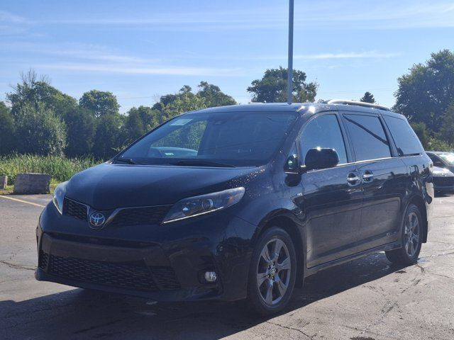 2020 Toyota Sienna SE AWD | DVD | Leather | Sunroof | Nav | JBL in Cars & Trucks in Guelph