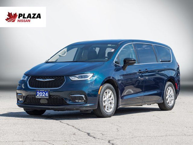 2024 Chrysler Pacifica Touring-L | Clean Carfax | Alloy Wheels in Cars & Trucks in Hamilton