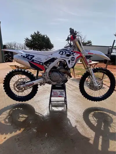 APPLY NOW: https://www.ridecollective.ca/get-pre-approved The 2023 HONDA CRF450R is a championship-l...