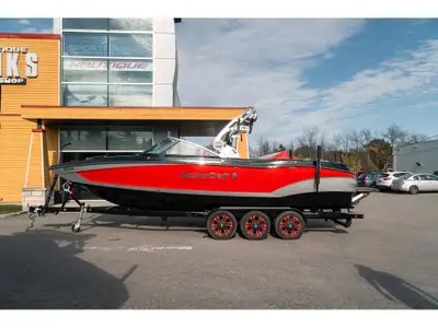 MasterCraft X26 2021 en excellent état, avec seulement 238 heures d'utilisation. Conçu pour les amat...
