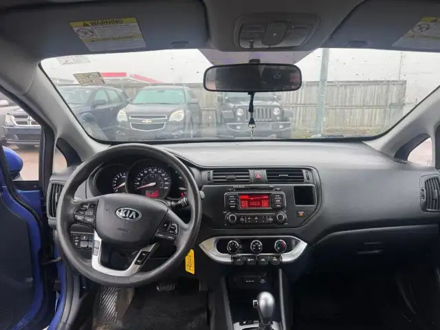2015 Kia Rio HATCH, AUTO, 4 CYL, GREAT ON FUEL, AS IS SPECIAL in Cars & Trucks in London - Image 11