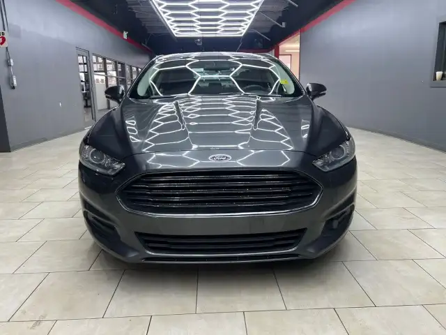 2015 Ford Fusion dans Autos et camions dans Ville d’Edmonton - Image 11