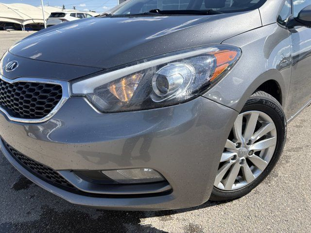 2016 Kia Forte 5-Door EX | Heated Seats | Bluetooth in Cars & Trucks in Calgary - Image 3