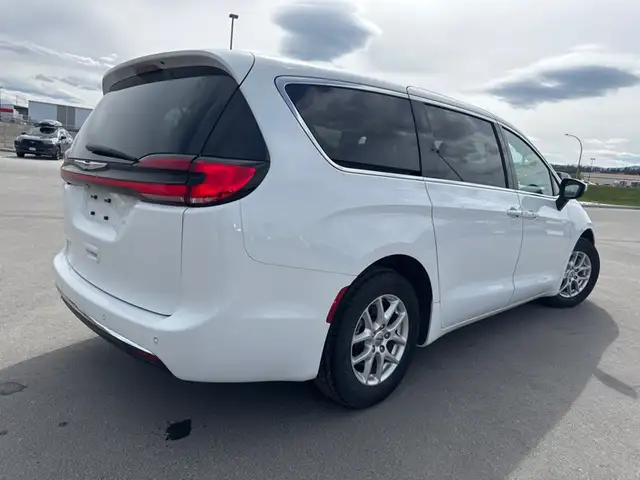 2023 Chrysler Pacifica Touring L Touring L (Leather, Power Doors62929808583041124