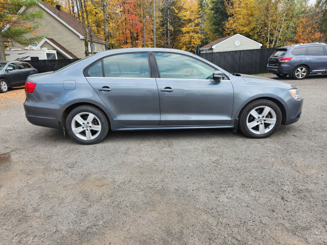 2011 Volkswagen Jetta Sedan in Cars & Trucks in Laurentides - Image 2