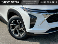 Introducing the stunning 2025 Chevrolet Trax LT, with a gleaming white exterior and smooth FWD handl... (image 1)