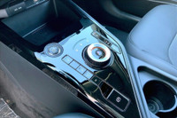 1.6l Gdi, Uvo, Rearview Camera, Heated Front Seats, Wireless Phone Charger, Sunroof, 16 Inch Alloy W... (image 6)