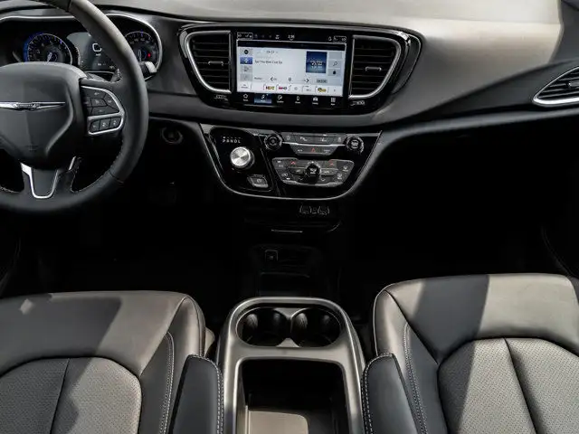 2025 Chrysler Grand Caravan SXT in Cars & Trucks in Barrie - Image 21
