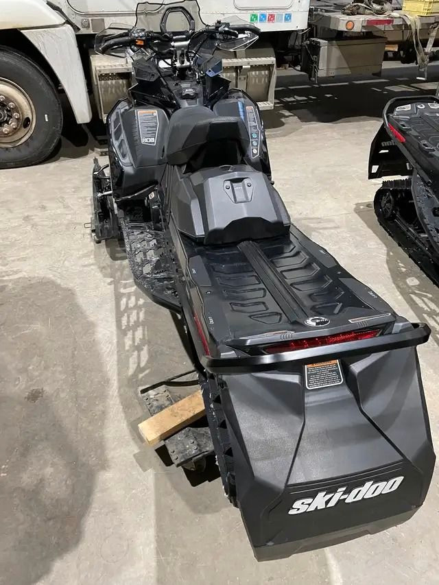 2021 SKIDOO RENEGADE XRS (FINANCING AVAILABLE) in Snowmobiles in Saskatoon - Image 4