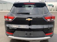 AMVIC Licensed Dealer The 2025 Chevrolet Trailblazer LT in Mosaic Black Metallic presents a stylish... (image 7)
