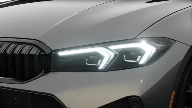 2025 BMW 3 Series 330i xDrive in Cars & Trucks in Laval / North Shore - Image 9