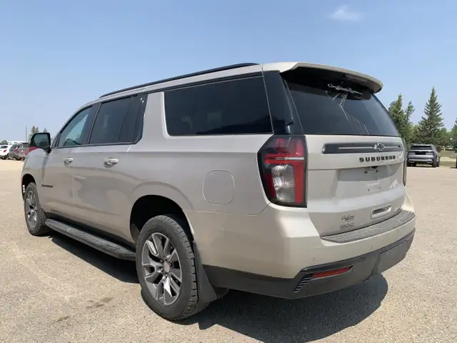 2023 Chevrolet Suburban RST in Cars & Trucks in Brandon - Image 9