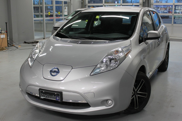 2016 Nissan Leaf S AUTO A/C CRUISE CONTROL GROUPE ÉLECTRIQUE in Cars & Trucks in West Island